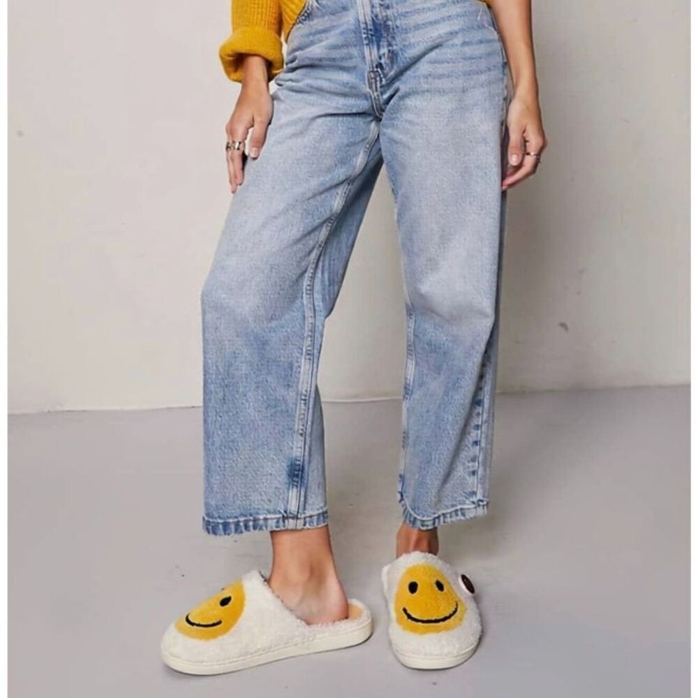 NWT Sugar & Spice Women's Happy Face Plush Slippers White/Yellow Size M (7-8) - Picture 2 of 7